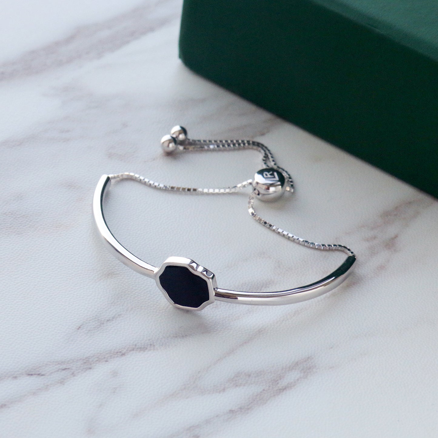 CONFIDENCE - Black Onyx Adjustable Bracelet (Silver)